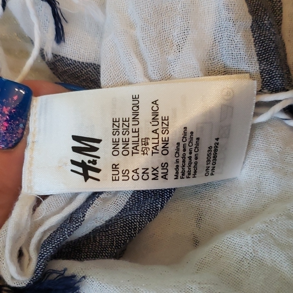 𝅺H&M multi function scarf/wrap - Picture 7 of 10